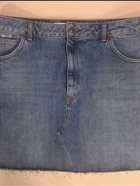Topshop Denim Mini Skirt | Blue | Size US-12, UK-16, EUR-44 | Frayed Hem